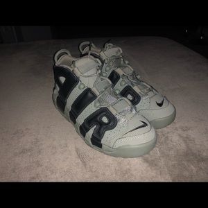 Nike Uptempo Dark Stucco ( olive green )